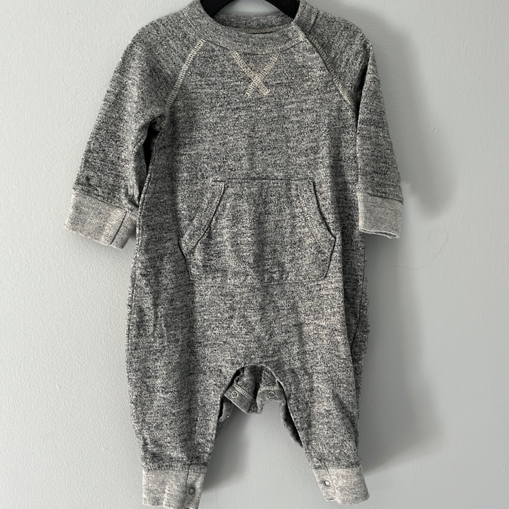 (3-6m) Baby GAP sweatshirt one piece